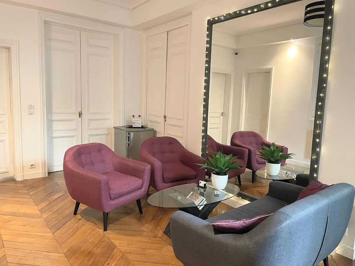 Paris Square Acomodação com café da manhã Alojamento de Acomodação e Pequeno-almoço