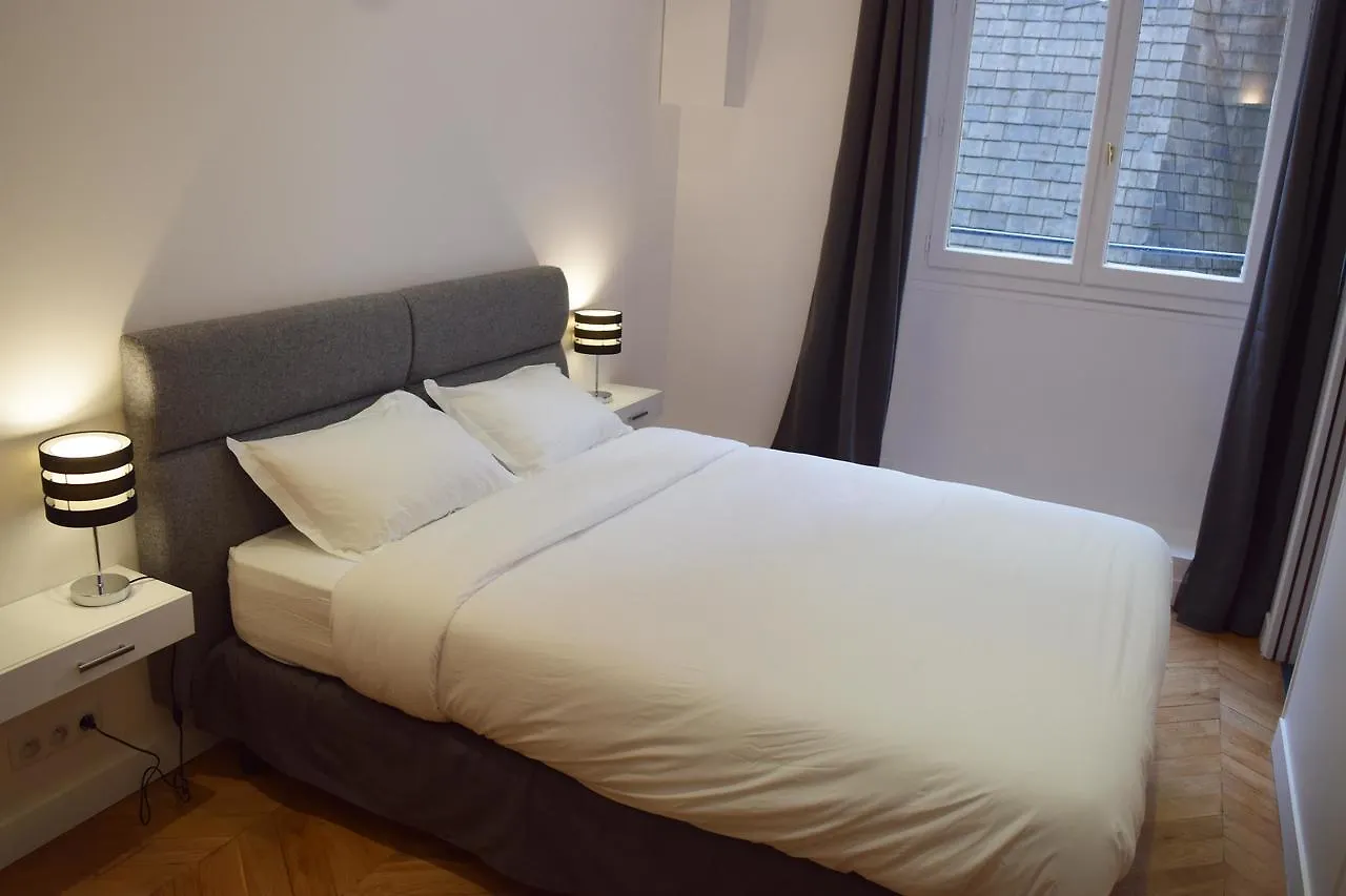 Bed and Breakfast Paris Square 2*,  Francia
