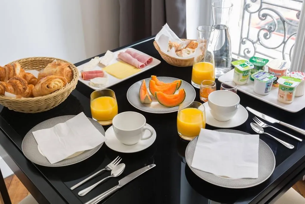 Paris Square Bed & Breakfast