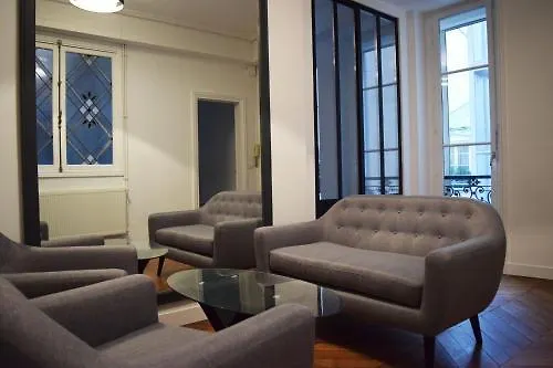 Bed and Breakfast Paris Square 2*,  Francia